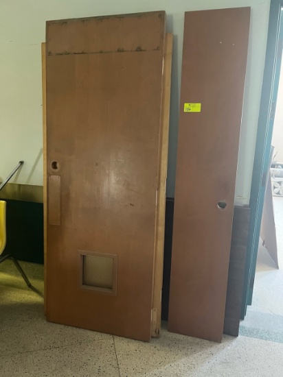 Loc: 12.5. Lot of (4) Asst'd Doors