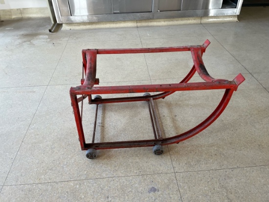 Loc: 12.5. Cylinder Cart (19"X32"X18")