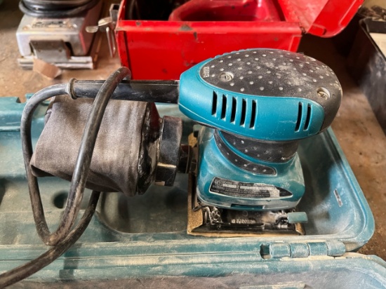 Loc: 3 Maint.  Makita BO4566 Finishing Sander