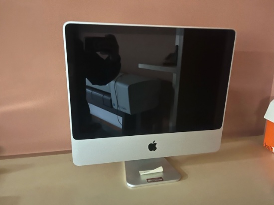 Loc: 12.2. Apple iMac 20" All in One Model: A1224 Serial: W8825161ZE3. This lot is located at: 200 M