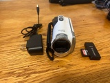 Loc: FH. Samsung HMX-F90 Camcorder w/ battery & charger
