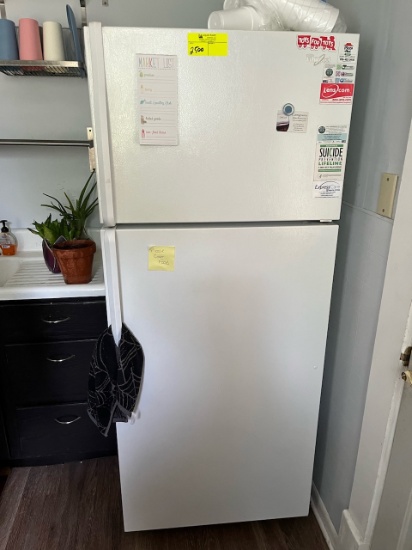 Loc: SH. Whirlpool Refrigerator/Freezer Model: W8TXNGZBQ01.  This lot is located at: 609 Quincy Stre