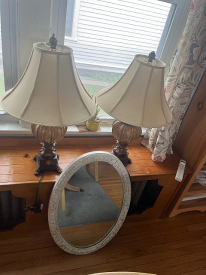 Loc: SH. Lot of (2) Lamps w/ Oval Mirror.  This lot is located at: 609 Quincy Street, Hancock, MI 49