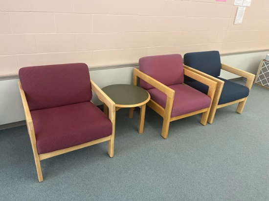 Loc: 5. Lot of (3) Chairs with End Table. This lot is located at: 598 Finn St, Hancock, MI 49930
