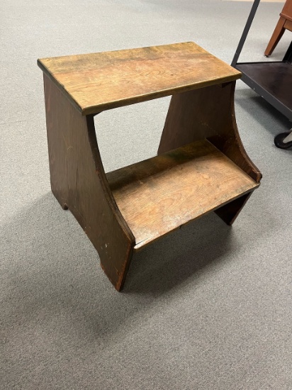 Loc: 5. Wooden Step stool. This lot is located at: 598 Finn St, Hancock, MI 49930