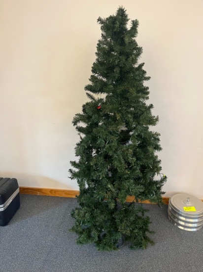 Loc: 6. Christmas tree. This lot is located at: 532 Franklin St, Hancock, MI 49930. PLEASE NOTE: Rem