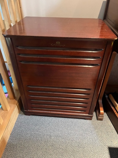 Loc: 6. Wurlitzer Tone Cabinet model 420. This lot is located at: 532 Franklin St, Hancock, MI 49930