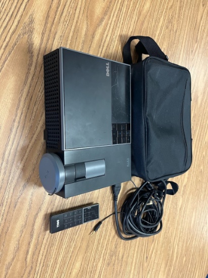 Loc: 6. Dell 1610 HD Projector with case. This lot is located at: 532 Franklin St, Hancock, MI 49930