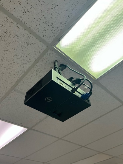 Loc: 3. Dell Projector model 1550 with HDMI port and projector screen . This lot is located at: 601