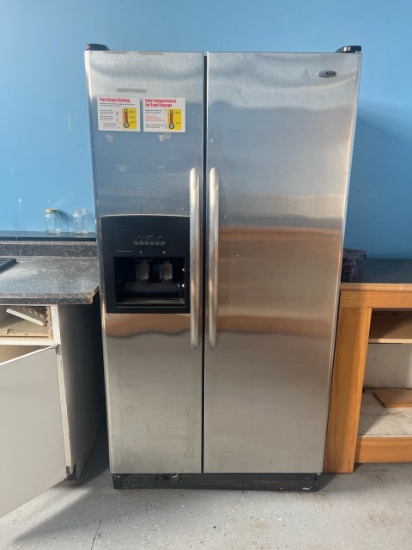 Loc: 4, bottom flr. Amana side x side Fridge / Freezer. This lot is located at: 601 Franklin St, Han