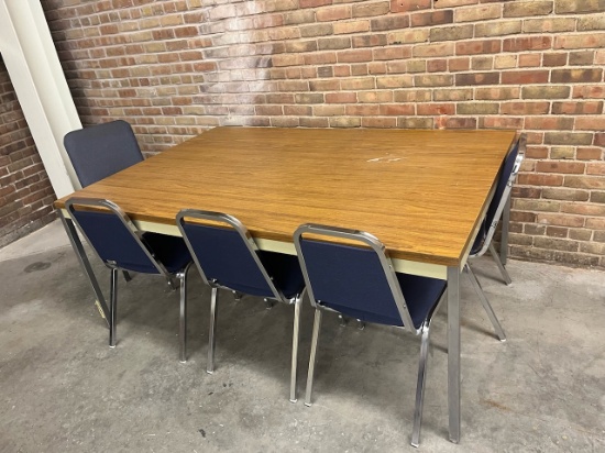 Loc: 4, FHC. Table 48"x72"x30" w/ (5) Chairs. This lot is located at: 601 Franklin St, Hancock, MI 4