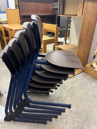 Loc: 4.14B. Lot of (7) KI Intellect Stackable Chairs. This lot is located at: 601 Franklin St, Hanco
