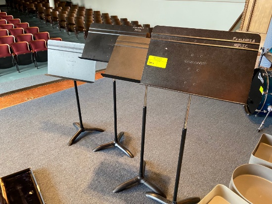 Loc: 11, Stage. Height Adjustable Music Stands - Masset. This lot is located at: 417 Quincy St, Hanc