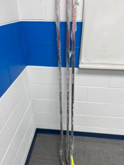 Loc: 2, Seminar A. Bauer Vapor Hockey Sticks -P88-77 Flex LIE-6 - Right Handed  . This lot is locate