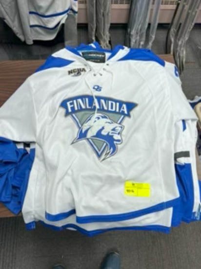 Loc: 2, Seminar A. DS Hockey Professional Jerseys, Numbers 37, 10, 20, 9, 23, 18, 33, 28, 38, & 30.