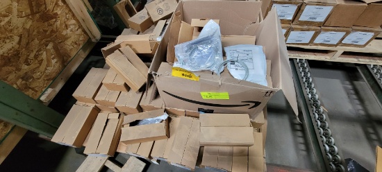 19-42-07 -  Pallet of Lighting Mount Kits