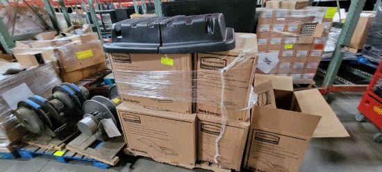 19-39-07 -  Rubbermaid Hinged Lids for 16cubic ft Cube Trucks (new in boxes)
