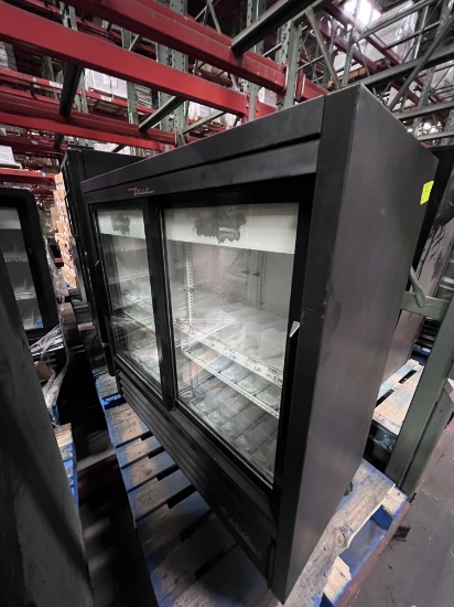 18-41-05 -  True Beverage Cooler - GDM-41C-48-LD - Serial 8973127