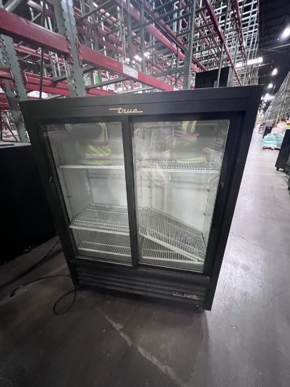 18-66-09 -  True Beverage Cooler Model GDM 418L-60-HC-LD