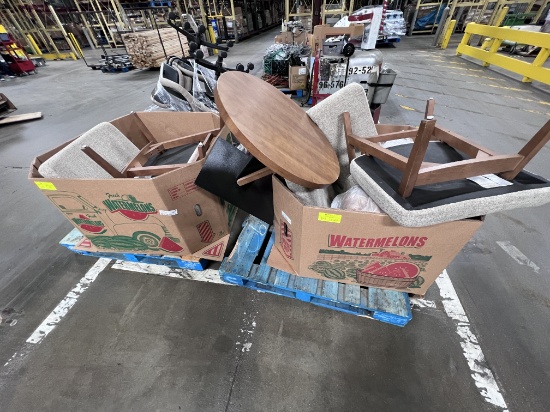 RA -  Lot of 4 Extra Wide Comfy Chairs and 1 X 30 Inch Table Diameter, 19" Tall). Grand Rapids Chai