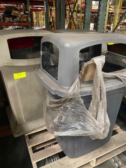 37-30-08 -  5 Heavy Duty Trash Cans