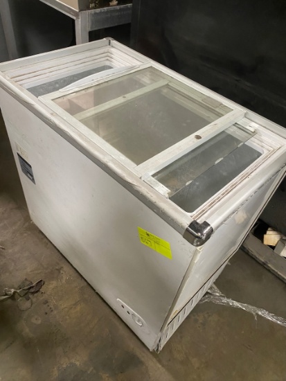 Rec -  Chest Cooler: MMI refridgeration. Model Unknown):