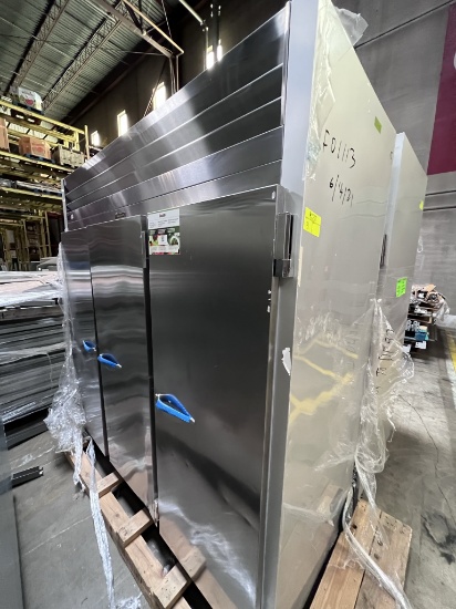 BW39 -  Traulsen 3 Door SS Refrigerator/Freezer - Appears Brand Brand New - doors locked - Model # G