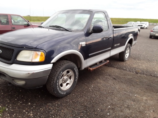 SCHUYLER, NE - 2002 Ford F150 Pickup Truck - 5.4L V8 gas Engine with Automatic Transmission.