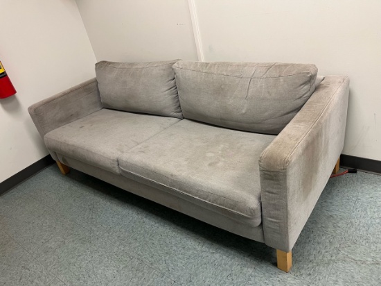 Couch 80"x34"x36"