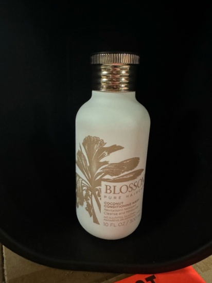 Blossom Hair Care Coconut Conditioning Wash Shampoo 10 fl oz bottle