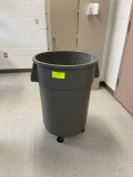 Trash Bin on wheels