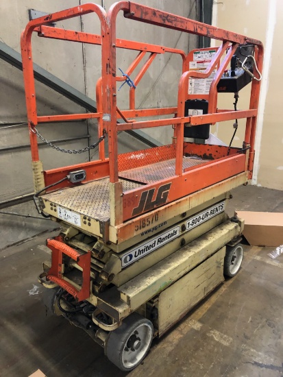 JLG Scissor Lift