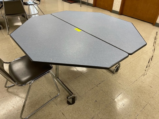 Table - 5' Folding Rollaway Octagon Fold-N-Roll 29"