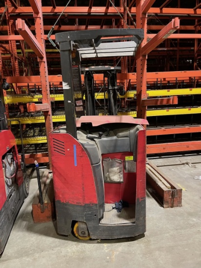 Raymond - Stand Up Forklift - Model 425-C40TT