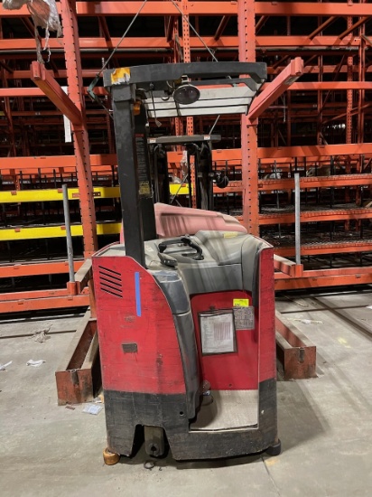 Raymond - Stand Up Forklift - Model 425-C40TT