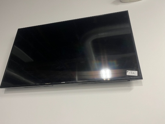 Samsung TV- Note: Buyer is Responsible for Removing From Wall Mount