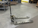 Loc: 6S. Manual Pallet Jack