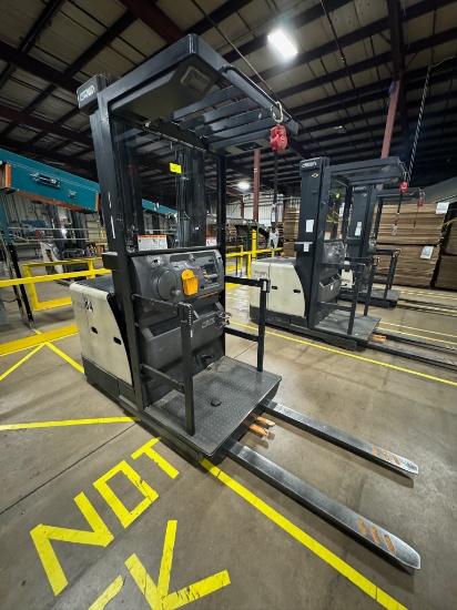 Crown Electric Order Picker SP 3500 Series