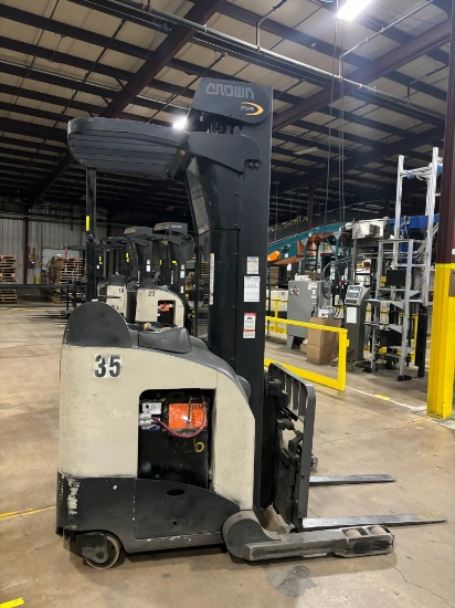Loc: 11. Crown Reach Truck