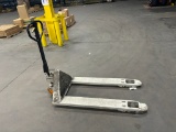 Loc: 6S. Crown Manual Pallet Jack