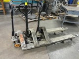Loc: 6S. Manual Pallet Jack