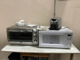 Loc: 10. Assorted Kitchen items