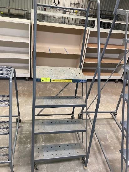 Gillis, 4 steps rolling ladder