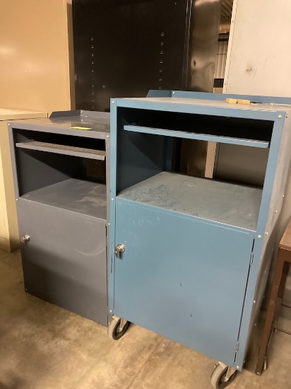 Mobile IT racks , lot of 2