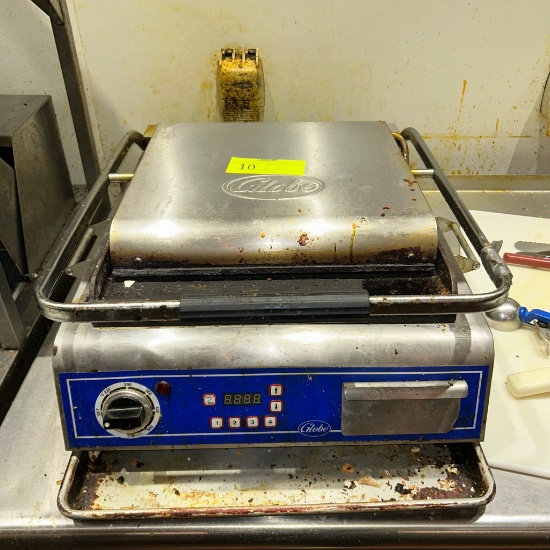 Globe Clamshell Griddle