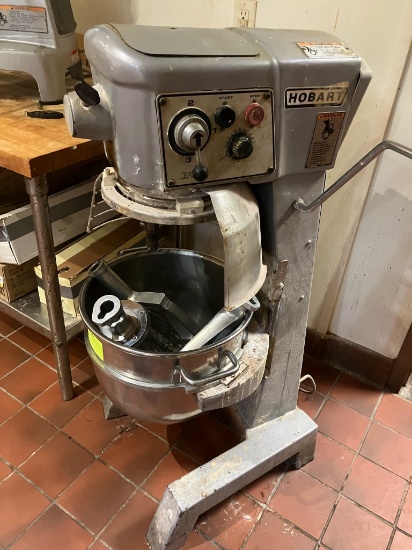Hobart 30qt Mixer with paddles