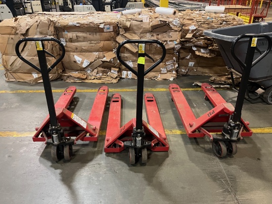Crown Manual Pallet Jack