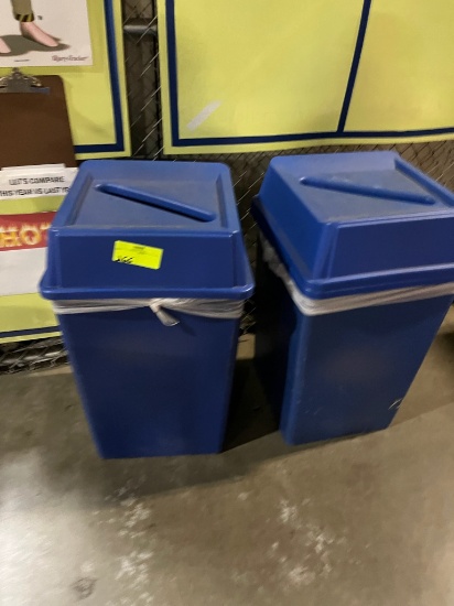 2 Recycle Trahs Cans