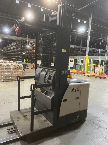 Crown Order Picker SP 3400 Series