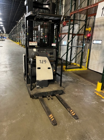 Crown Order Picker SP 3400 Series
